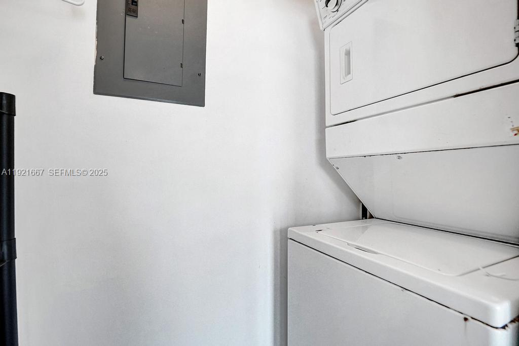 VIZCAYNE NORTH CONDO - Residential Lease