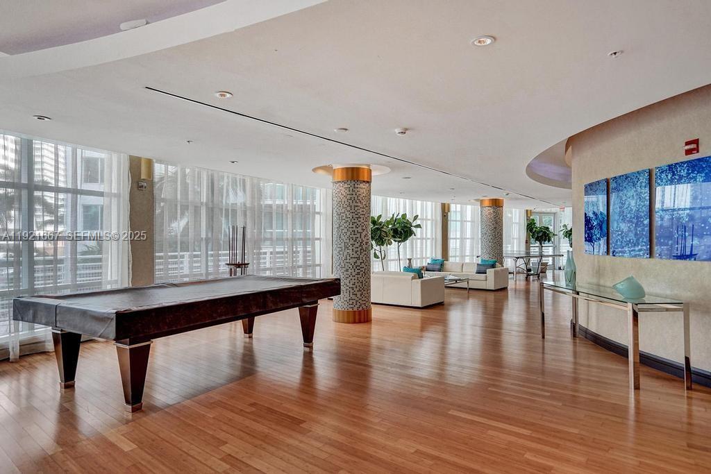 VIZCAYNE NORTH CONDO - Residential Lease