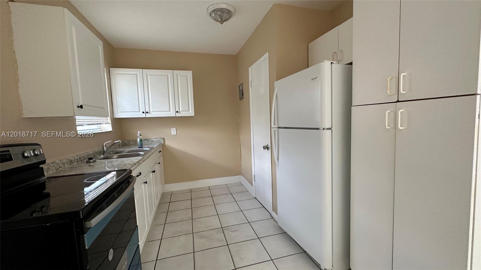 LAUDERDALE MANORS AMD PLA - Residential Lease
