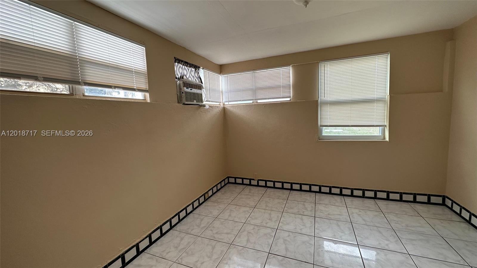 LAUDERDALE MANORS AMD PLA - Residential Lease