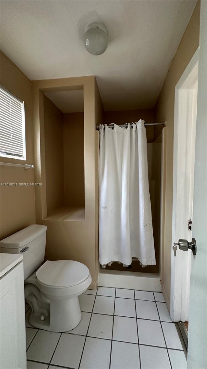 LAUDERDALE MANORS AMD PLA - Residential Lease