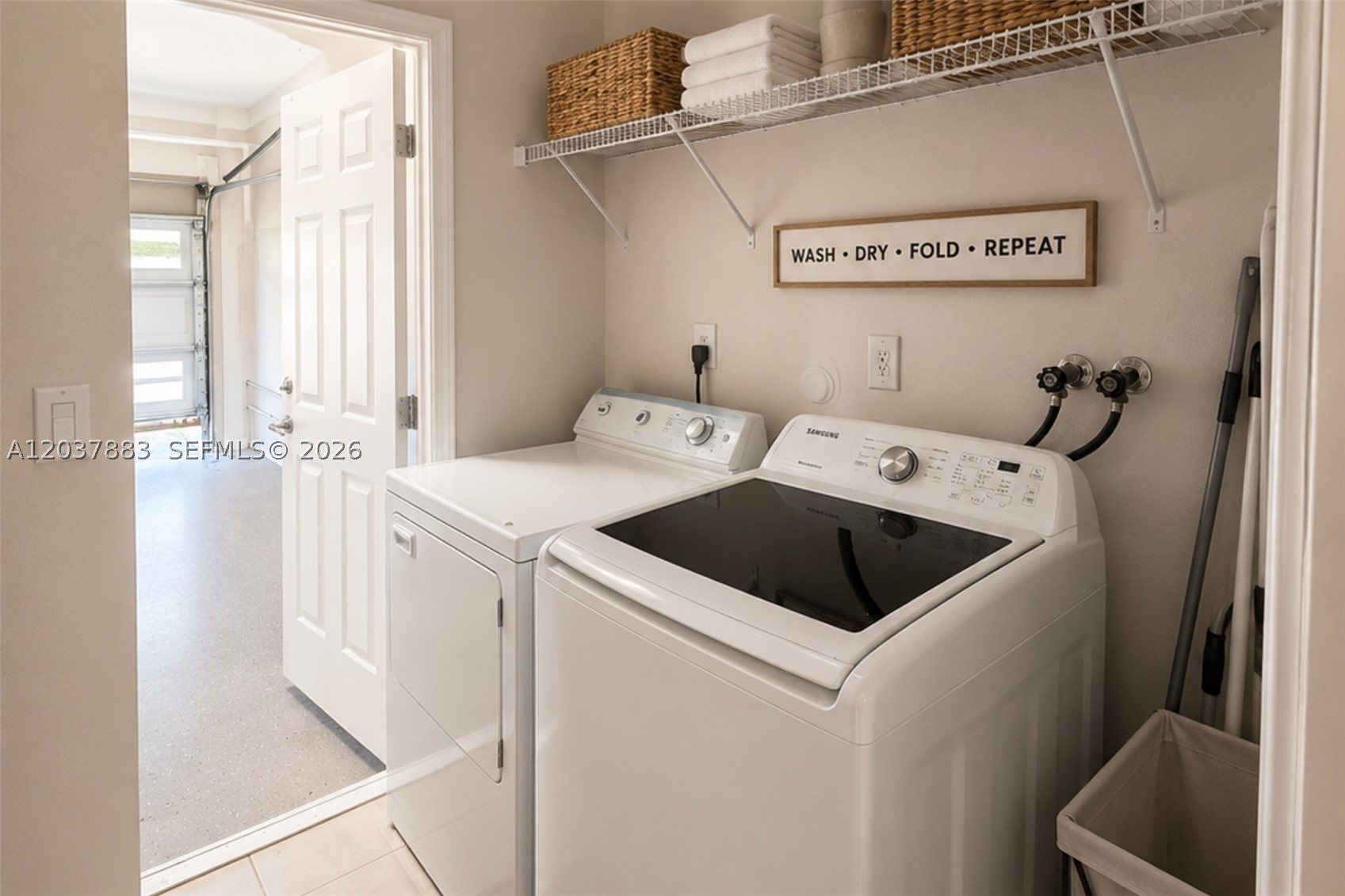 AB AT TAMIAMI TRAIL PHASE - Residential Lease
