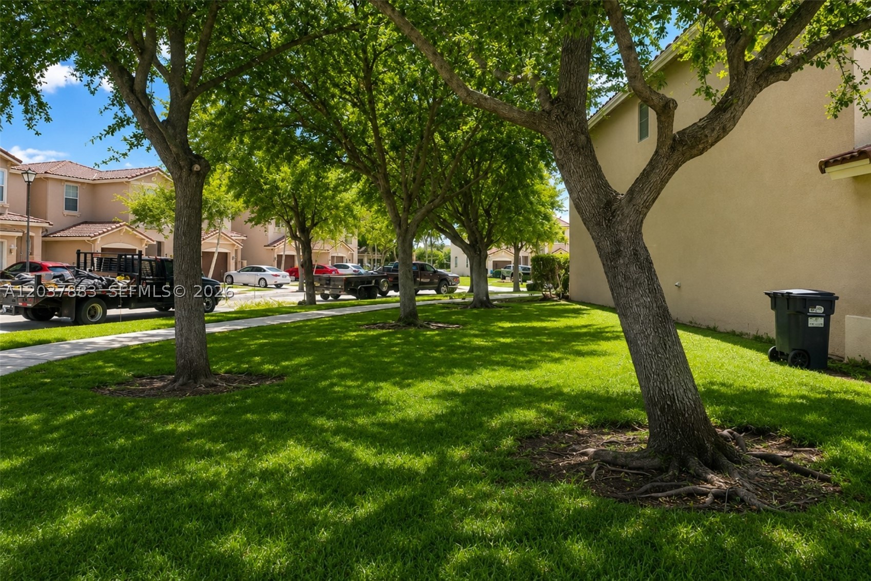 AB AT TAMIAMI TRAIL PHASE - Residential Lease