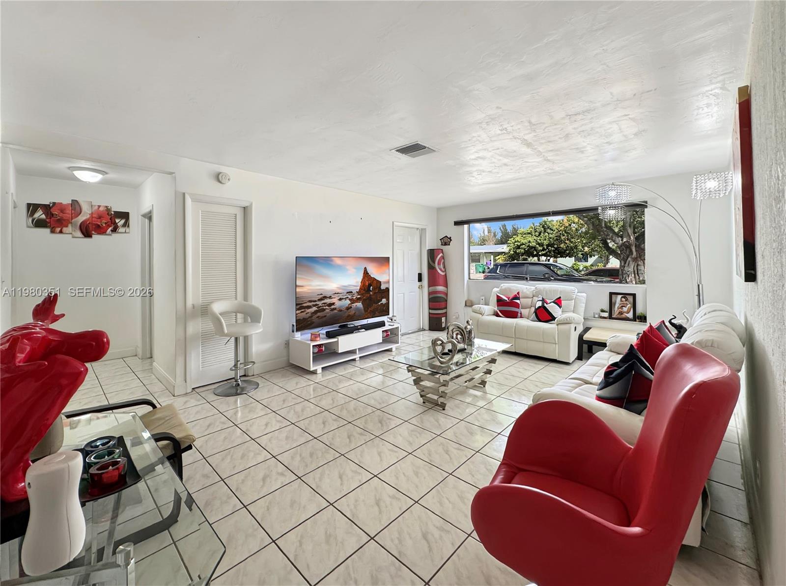 SILVER LAKE - Residential