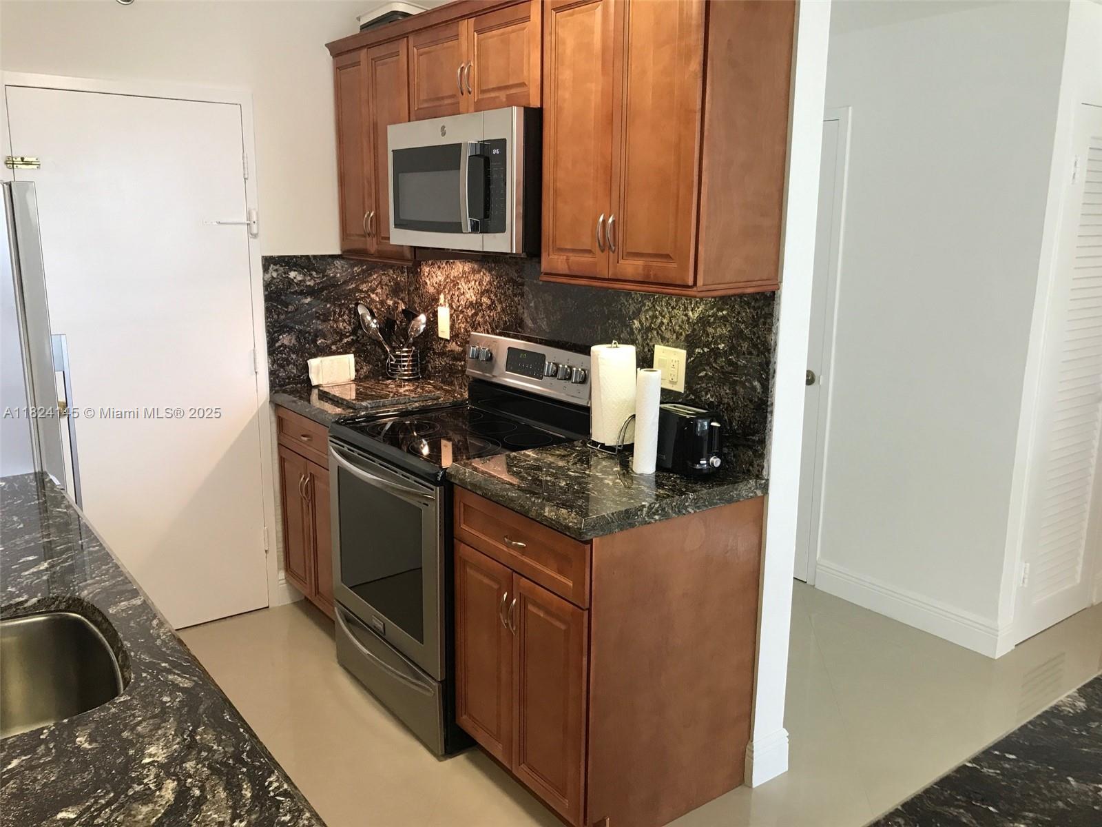 THE DECOPLAGE CONDO - Residential