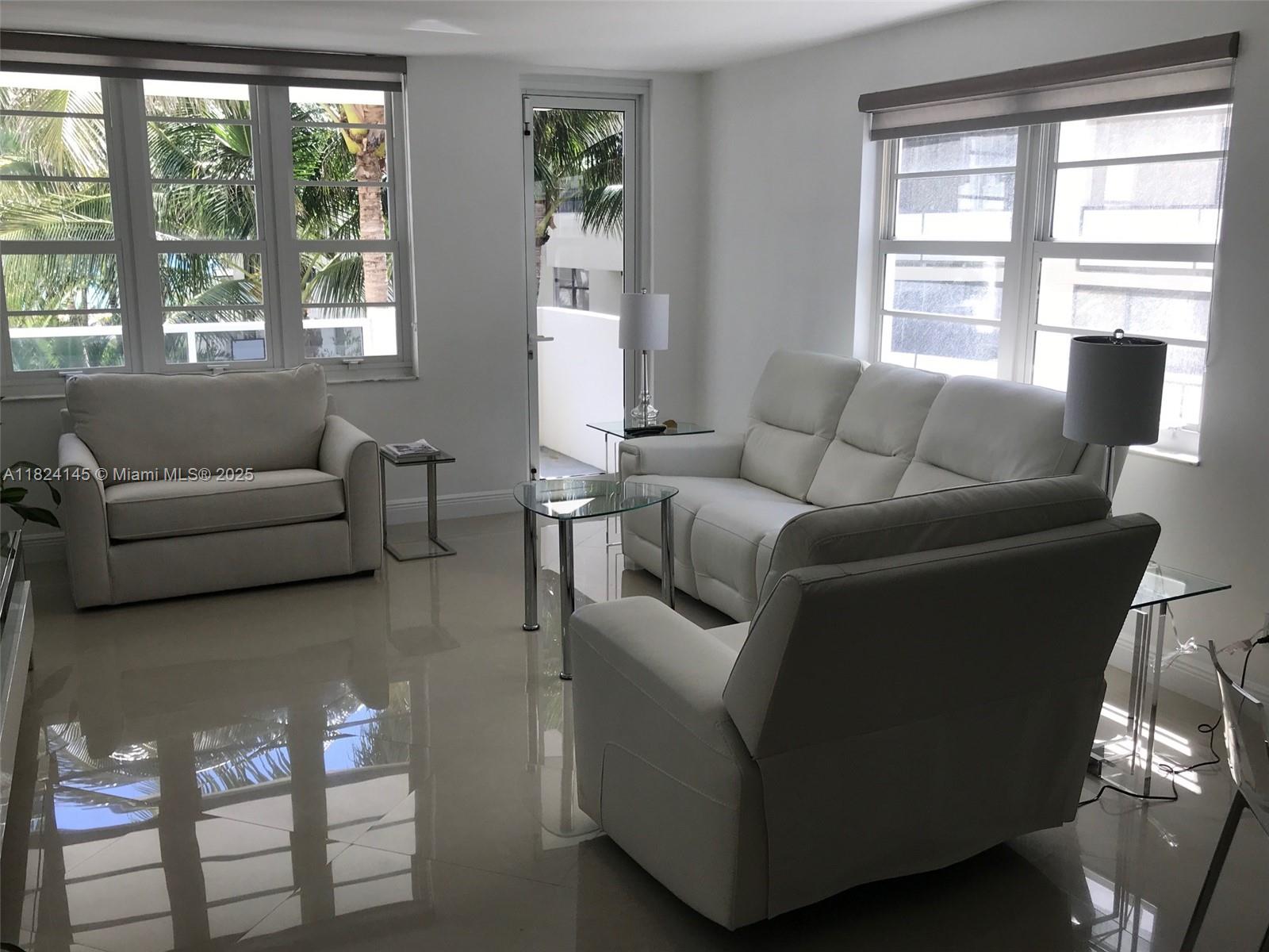 THE DECOPLAGE CONDO - Residential