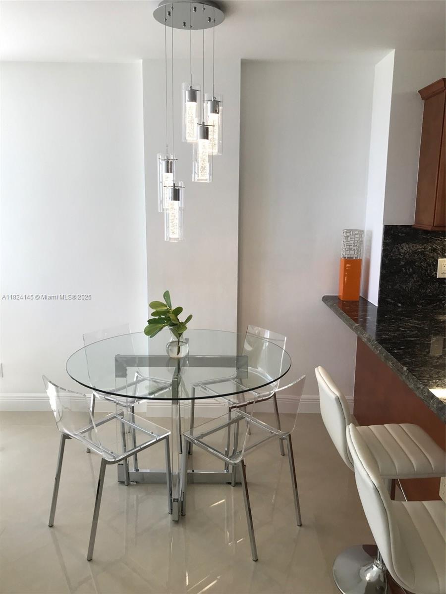 THE DECOPLAGE CONDO - Residential