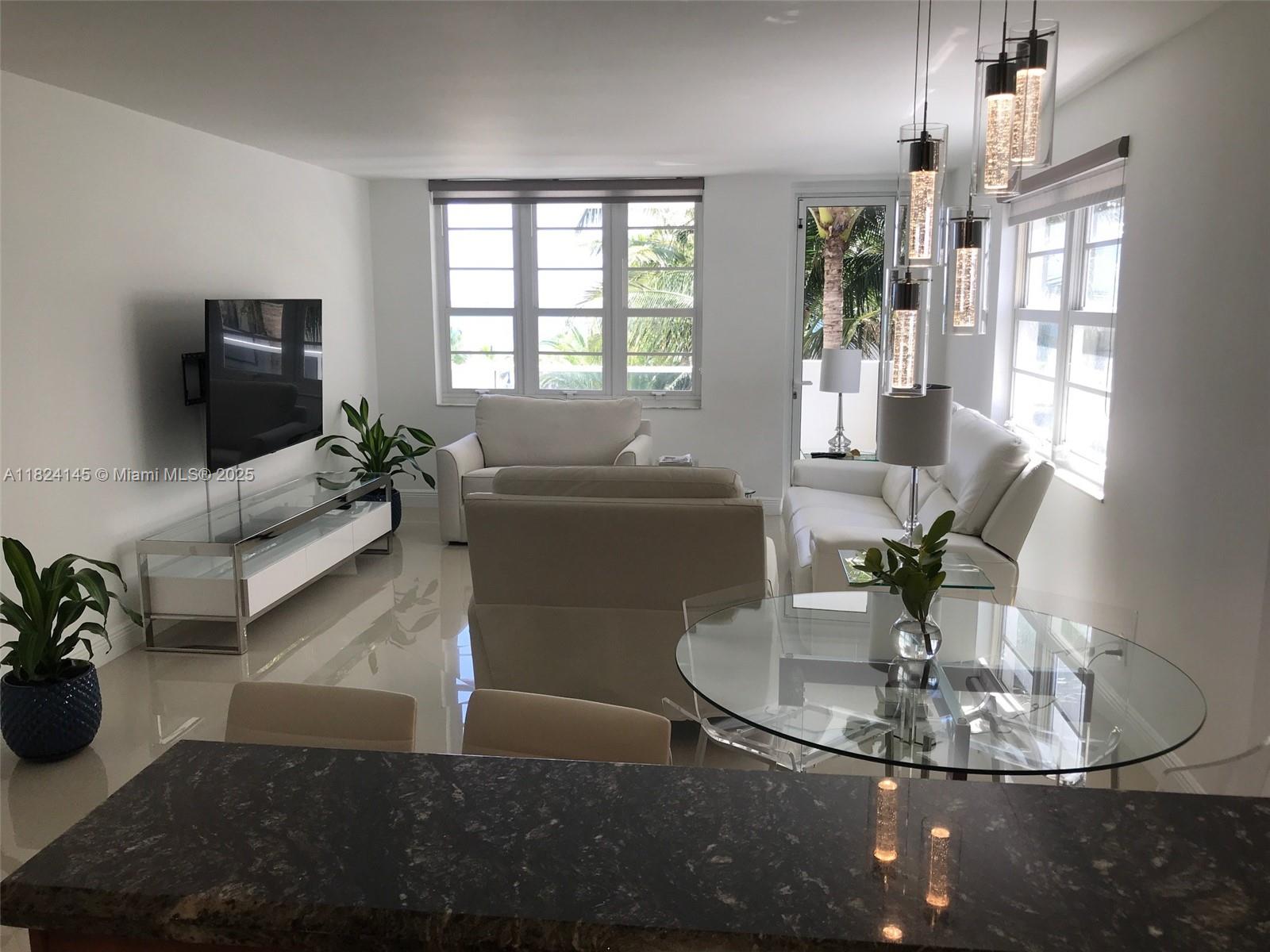 THE DECOPLAGE CONDO - Residential