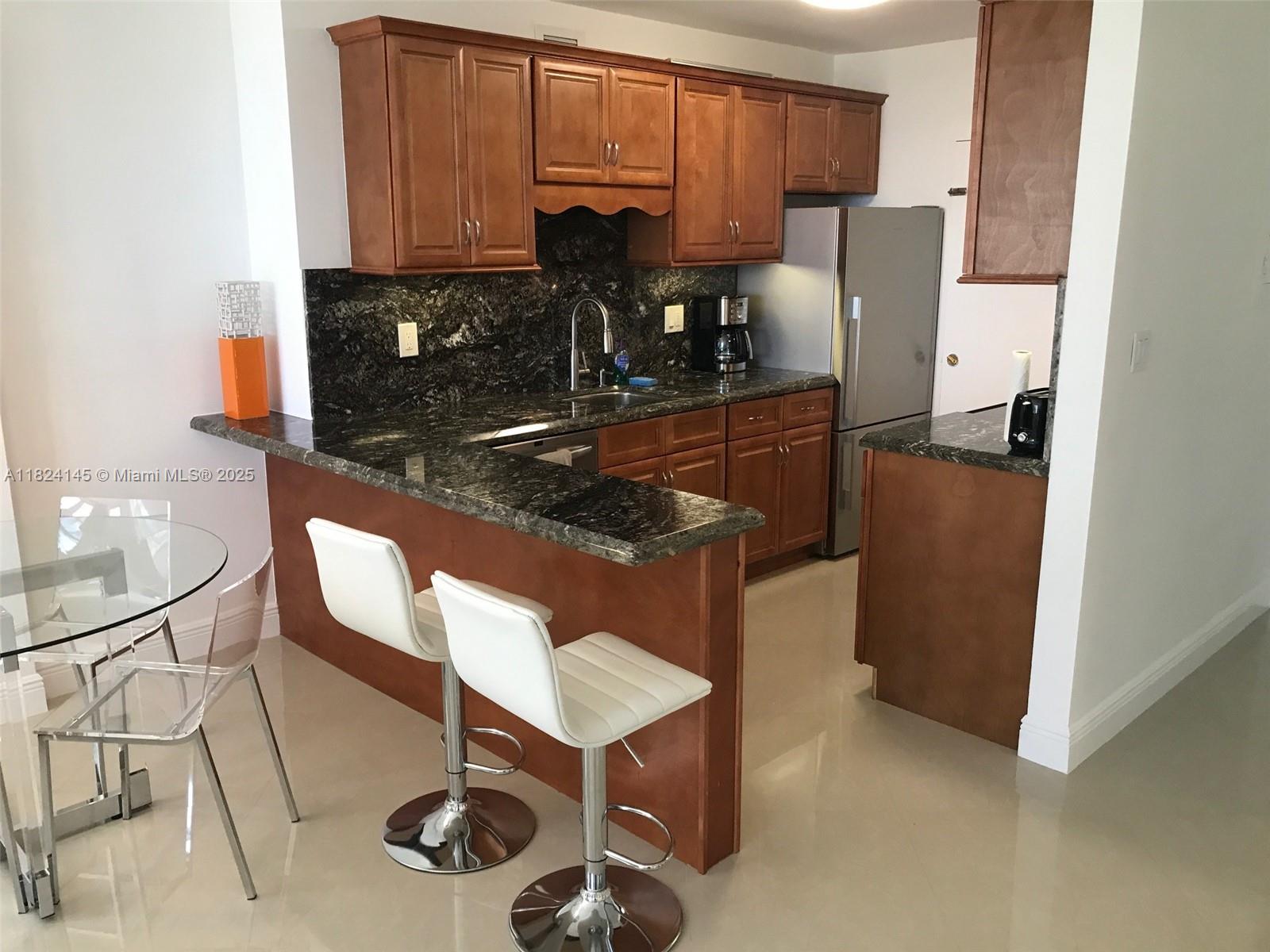 THE DECOPLAGE CONDO - Residential