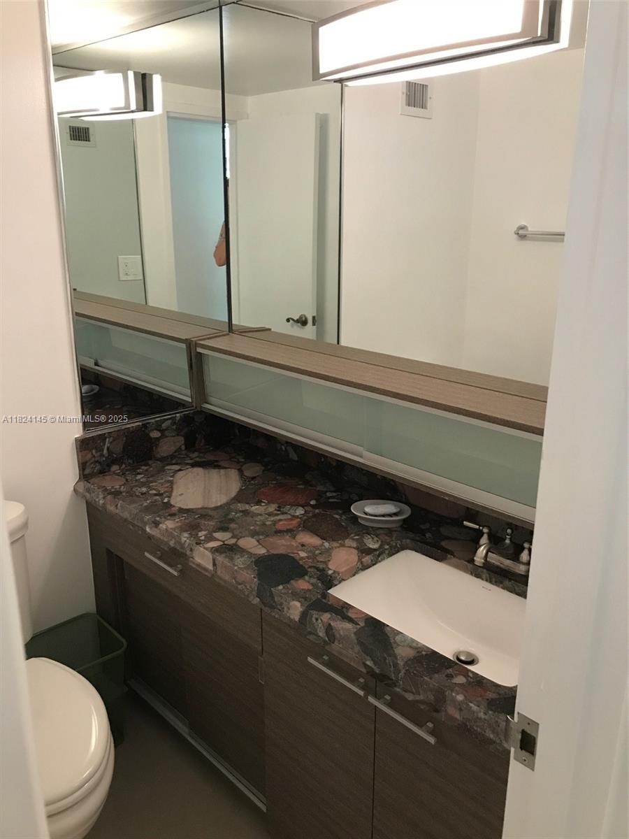 THE DECOPLAGE CONDO - Residential