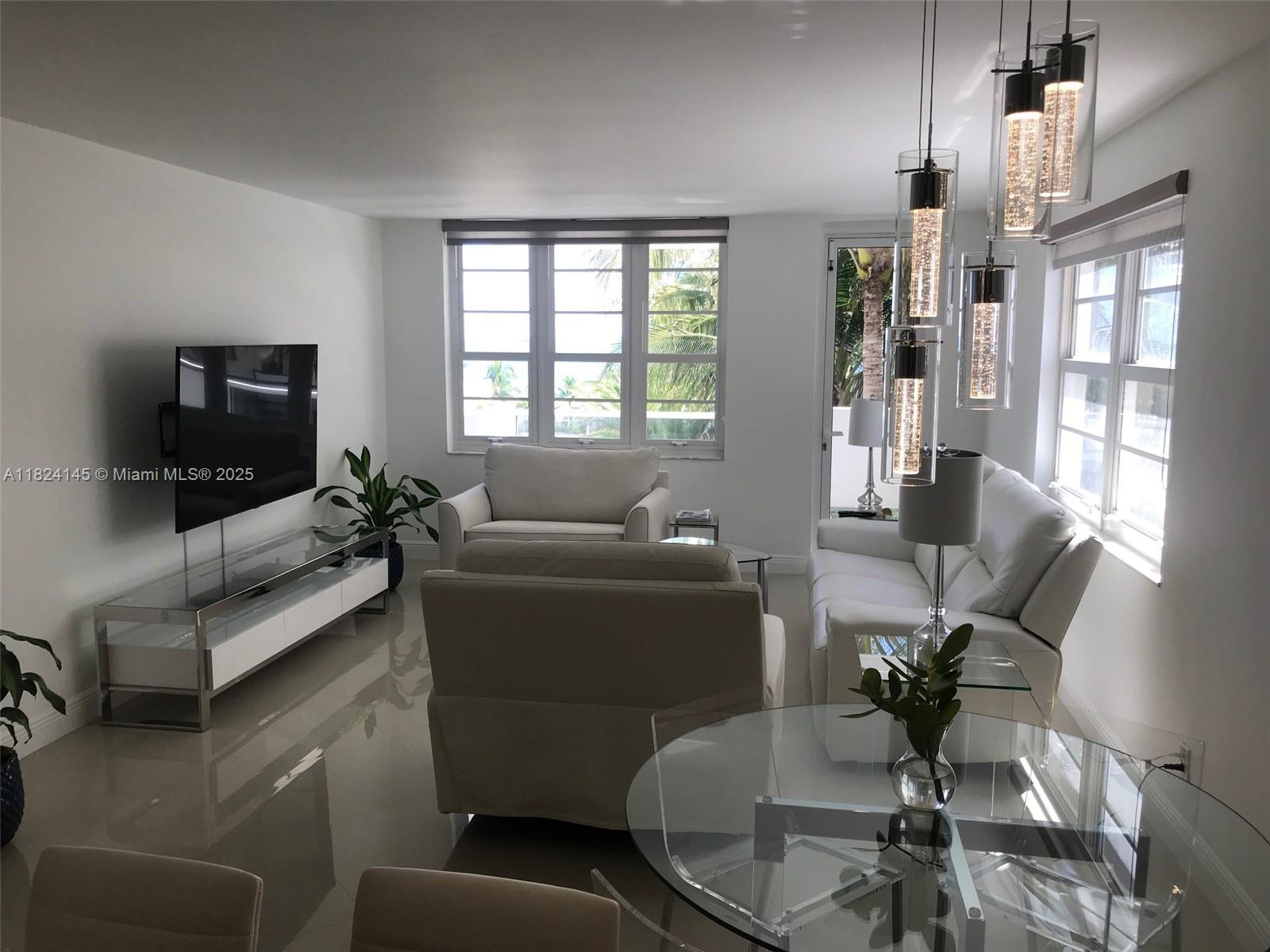 THE DECOPLAGE CONDO - Residential