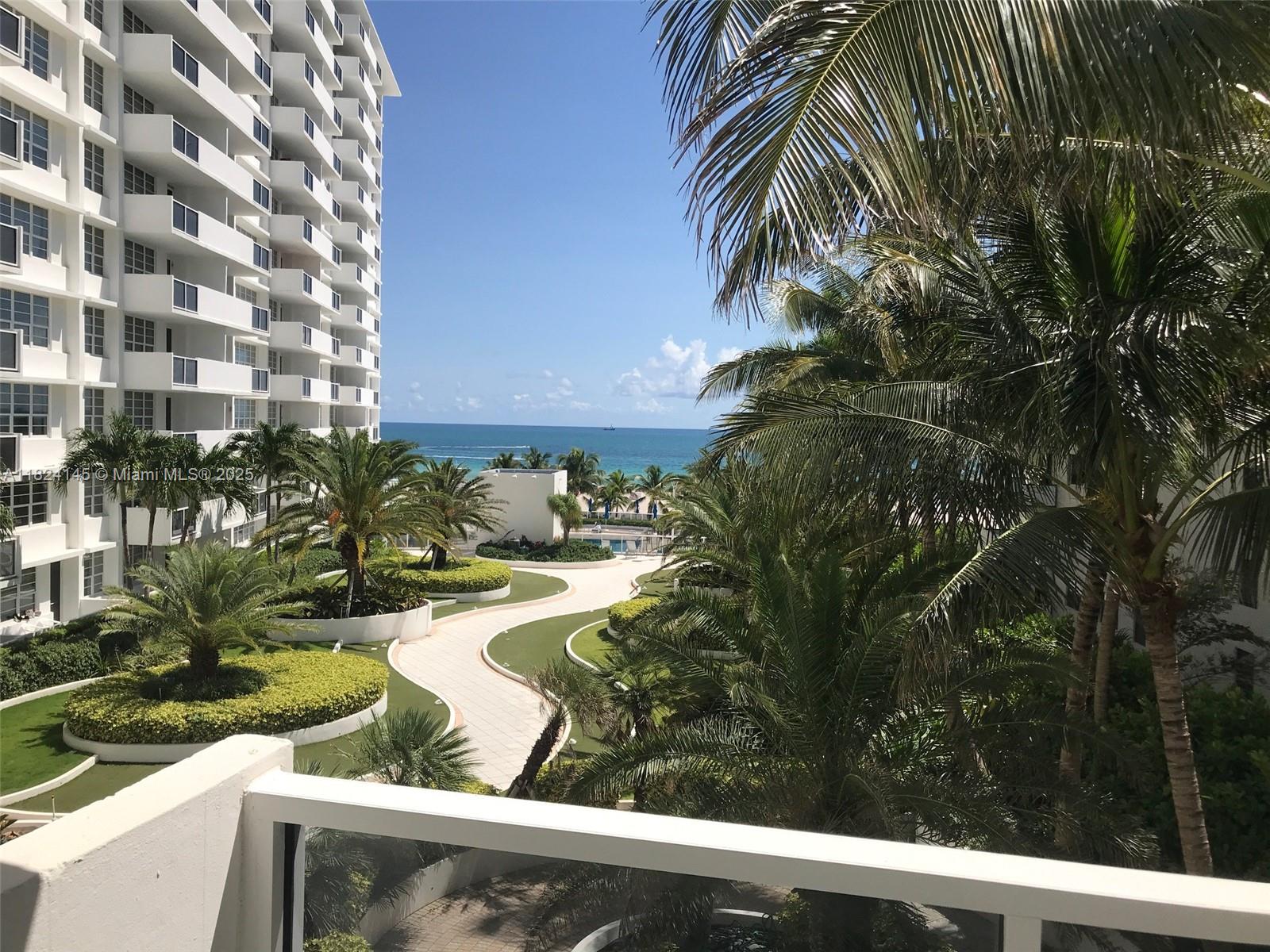 THE DECOPLAGE CONDO - Residential