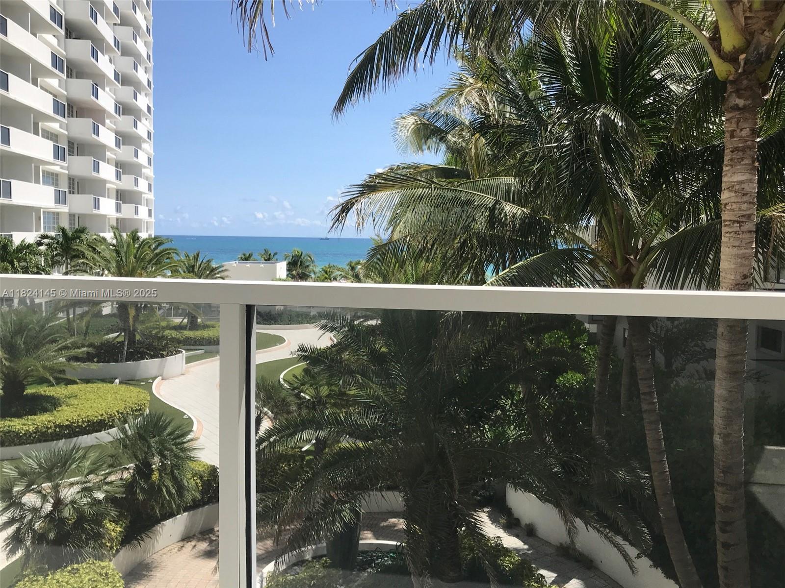 THE DECOPLAGE CONDO - Residential