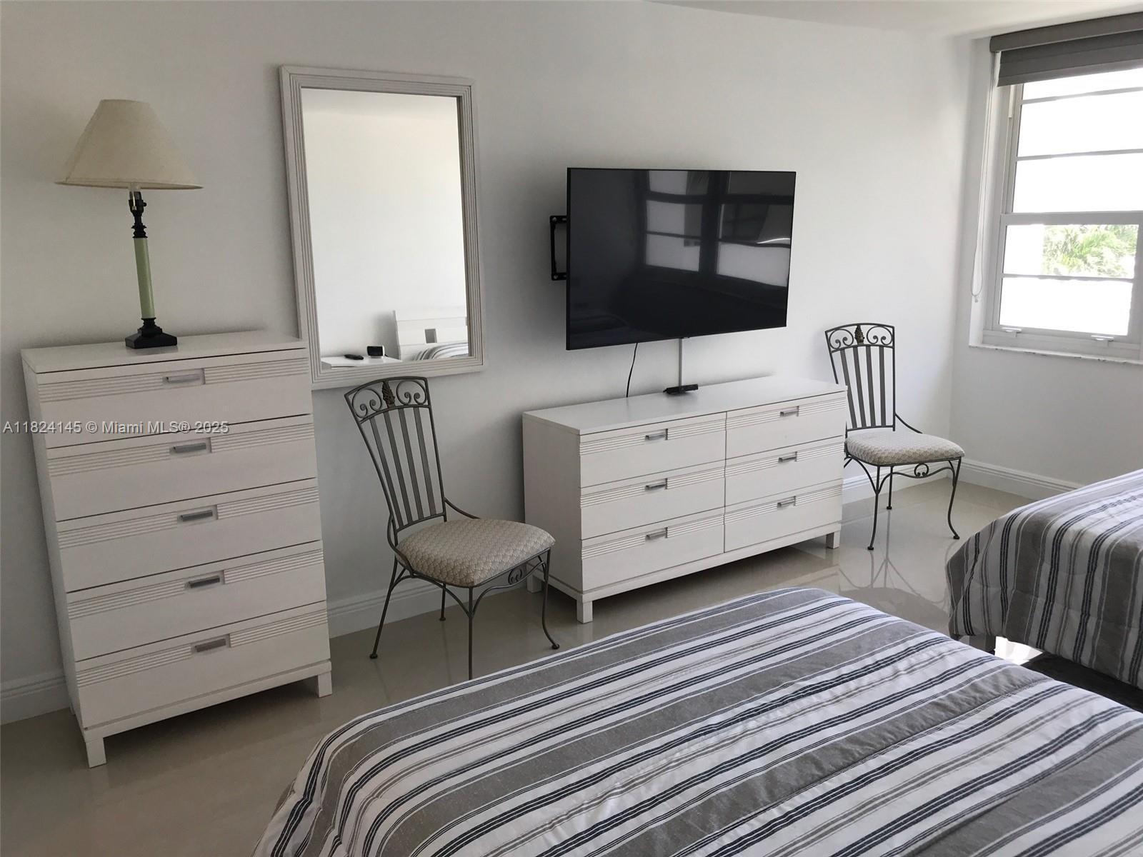 THE DECOPLAGE CONDO - Residential
