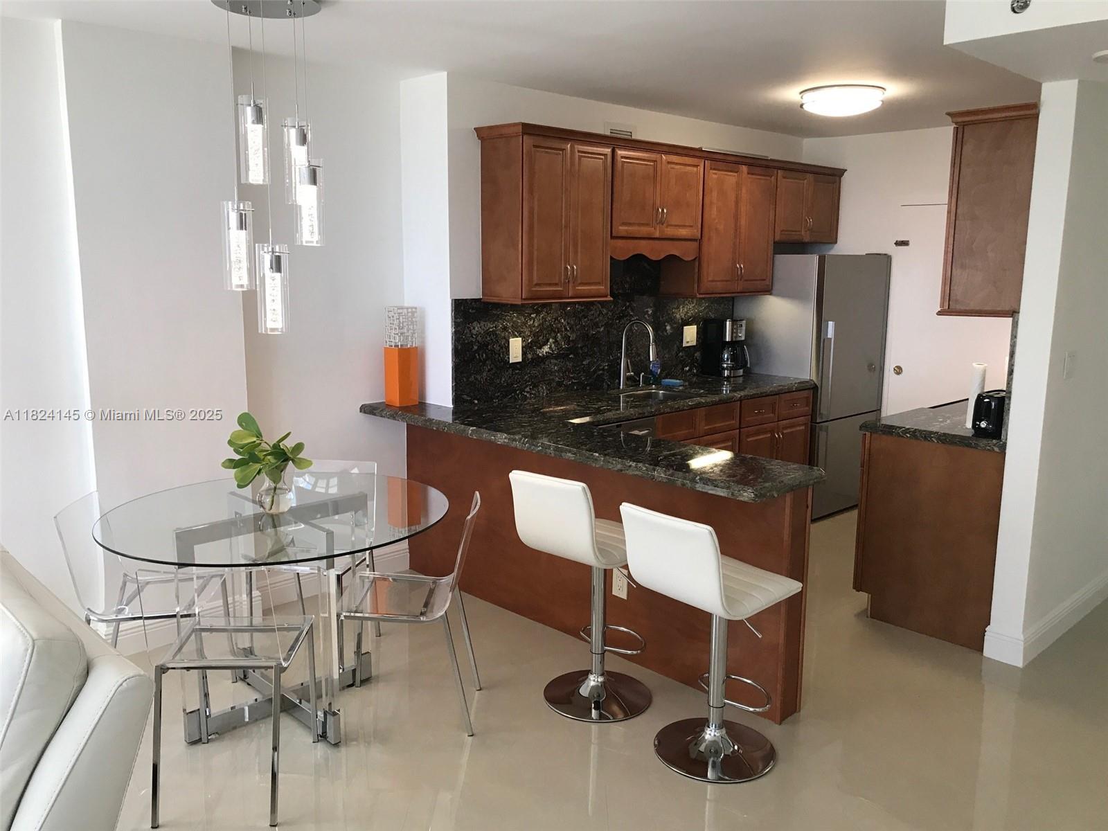 THE DECOPLAGE CONDO - Residential
