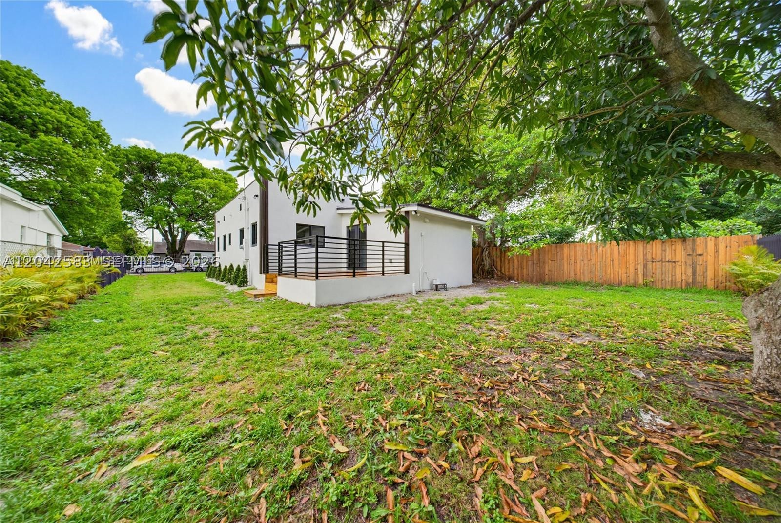 CRESTWOOD - Residential