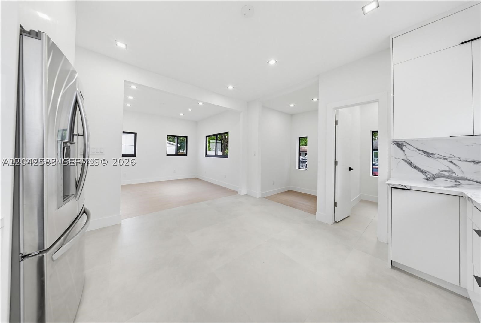 CRESTWOOD - Residential