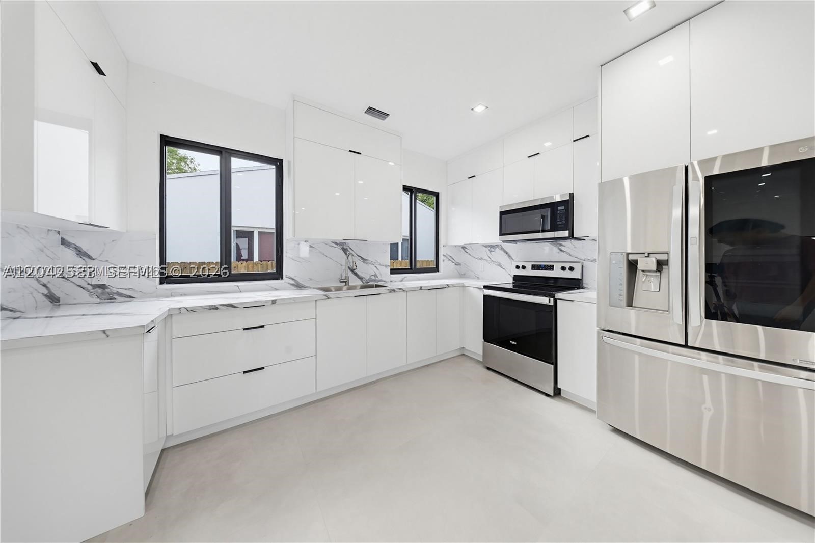 CRESTWOOD - Residential