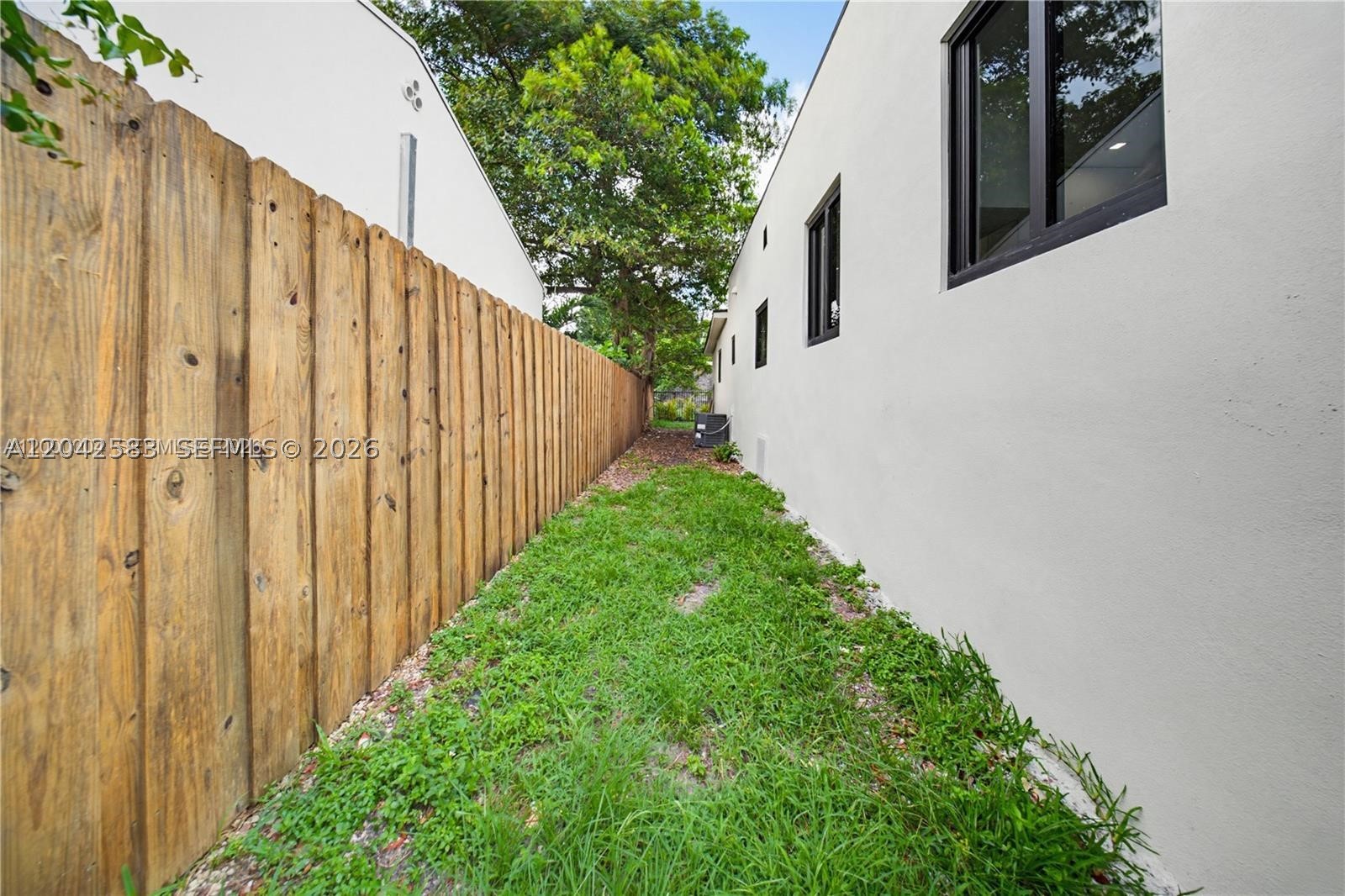 CRESTWOOD - Residential