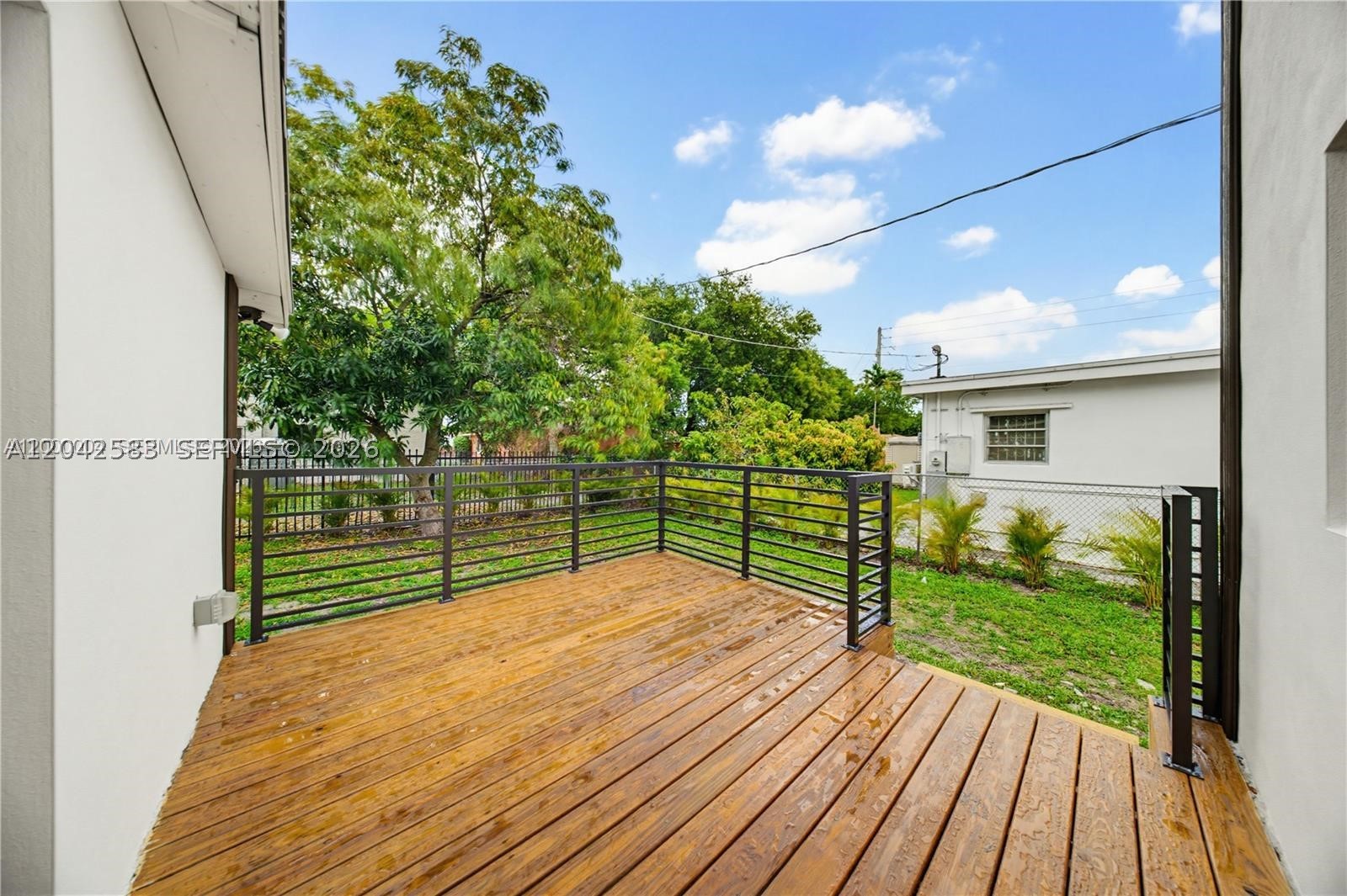 CRESTWOOD - Residential