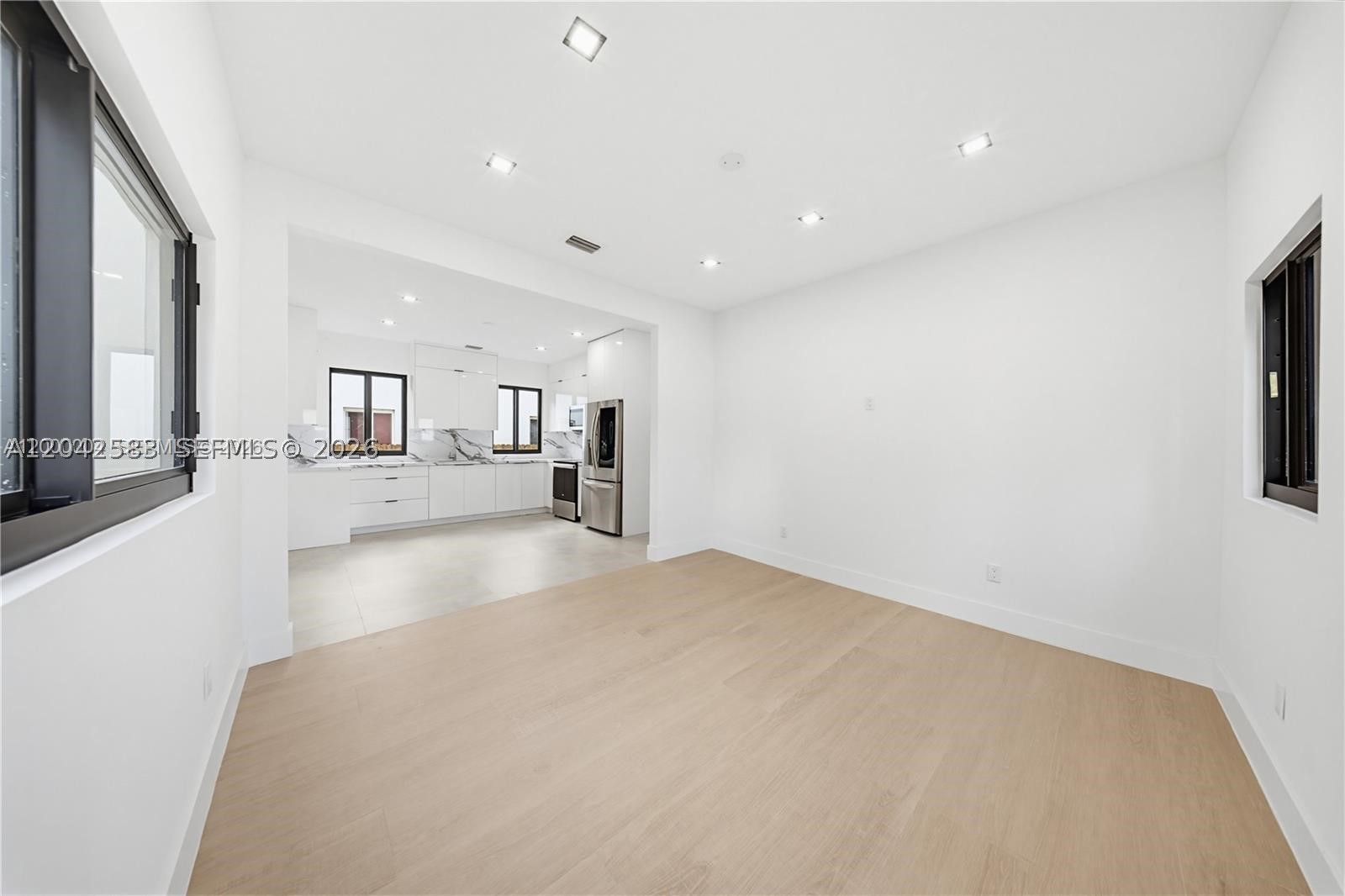 CRESTWOOD - Residential