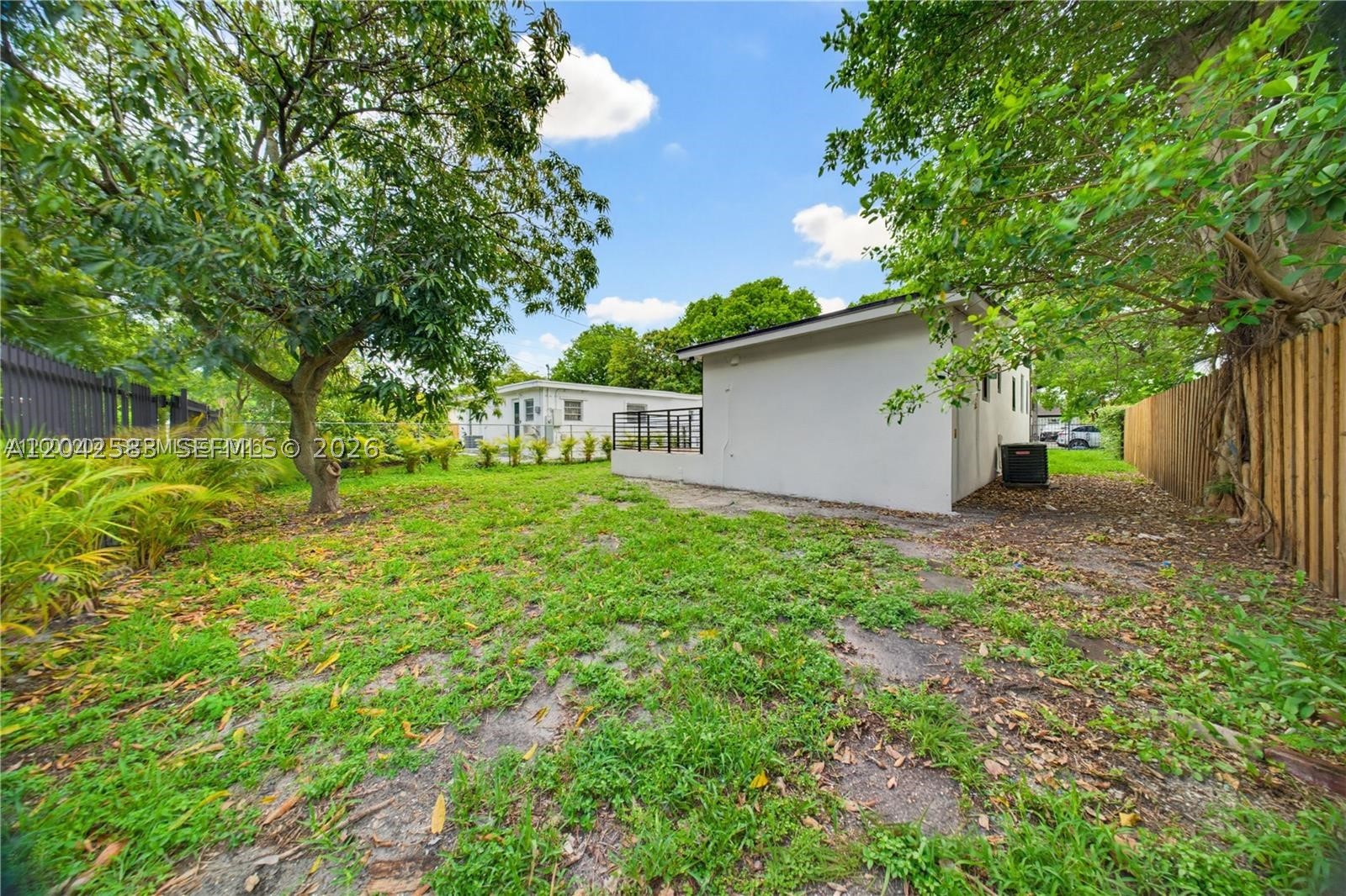 CRESTWOOD - Residential