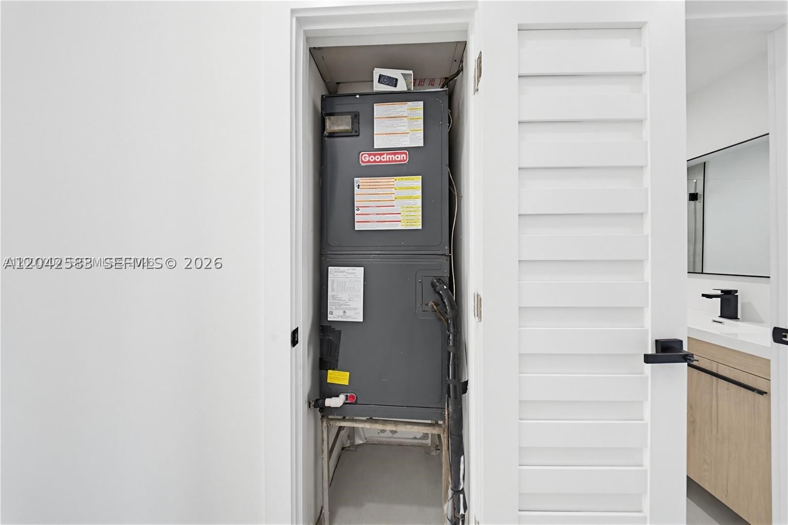 CRESTWOOD - Residential