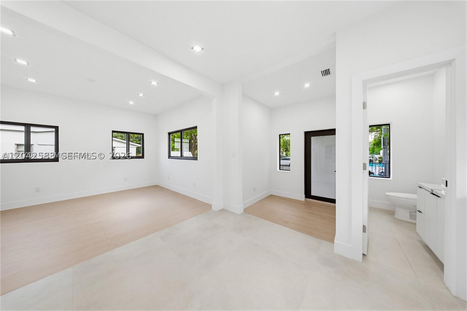 CRESTWOOD - Residential