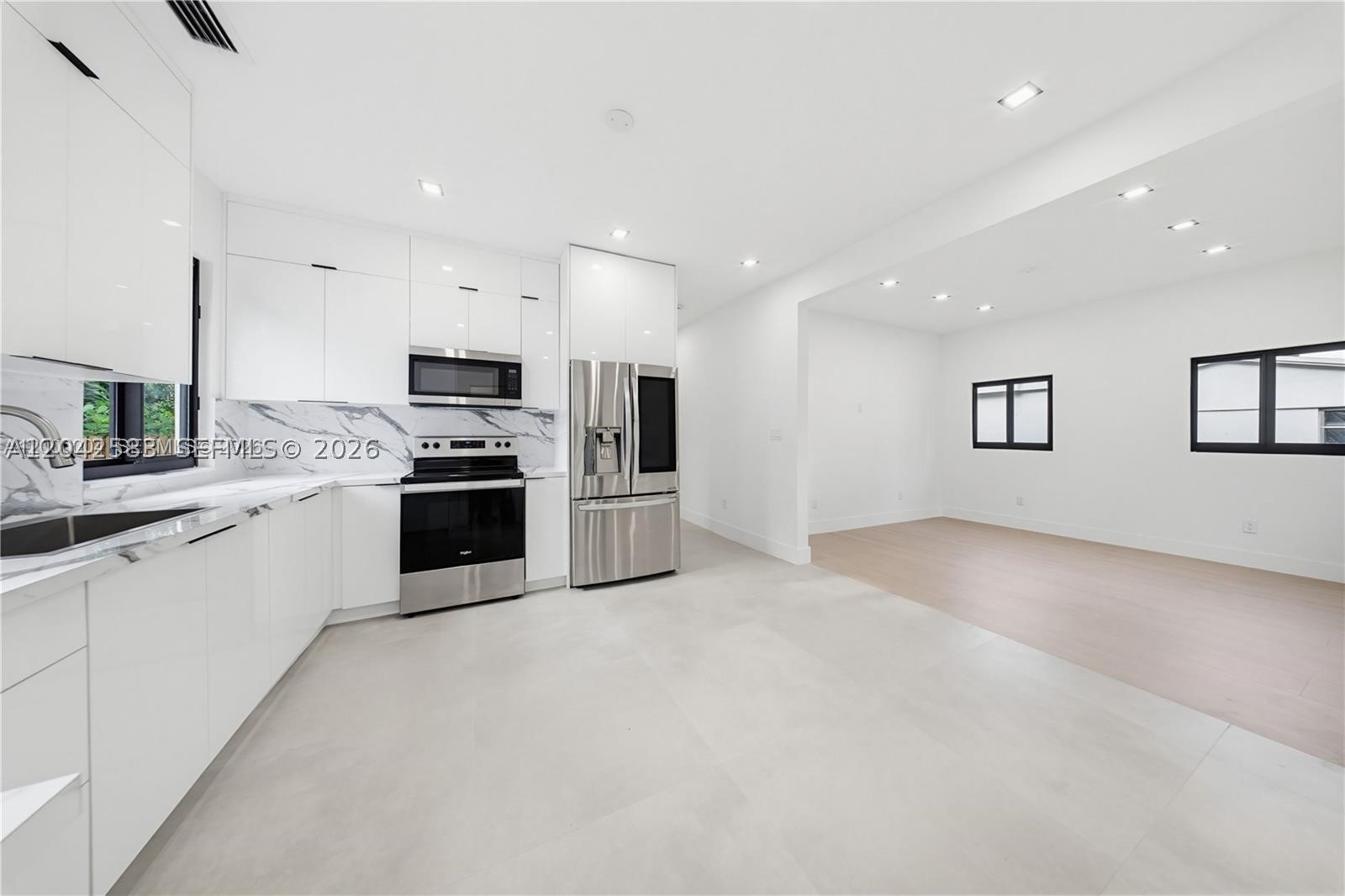 CRESTWOOD - Residential