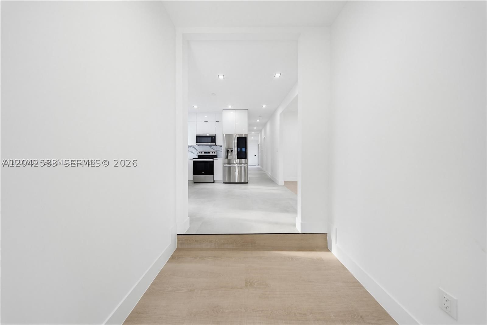 CRESTWOOD - Residential