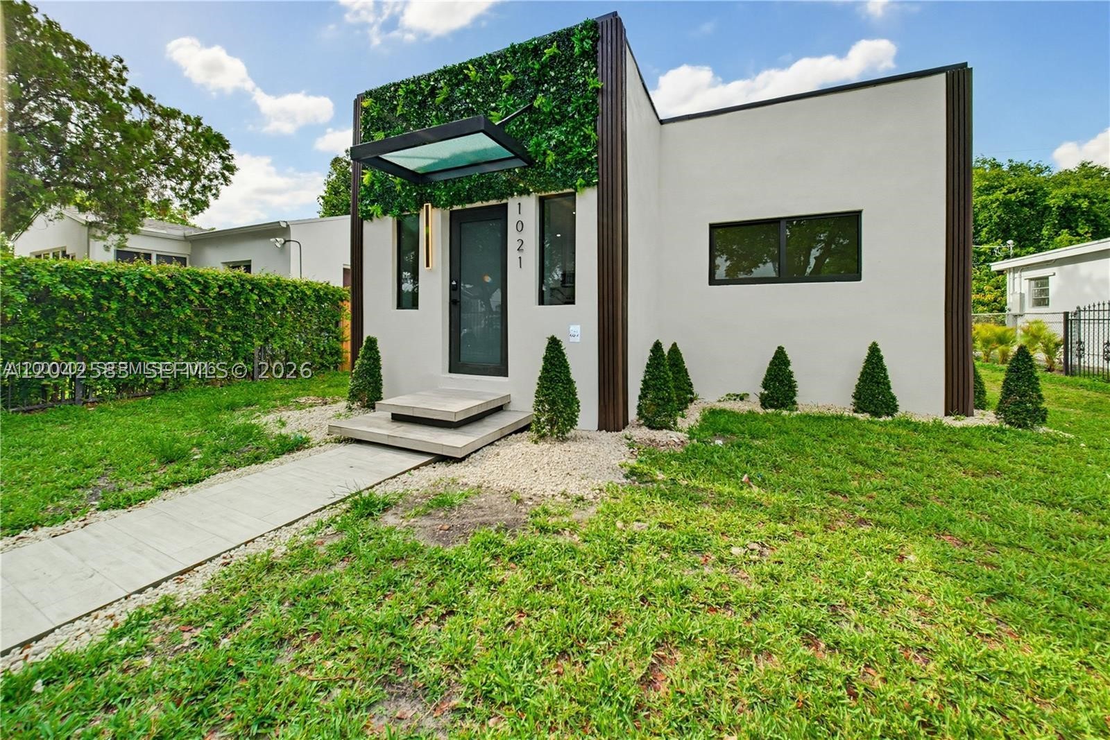 CRESTWOOD - Residential