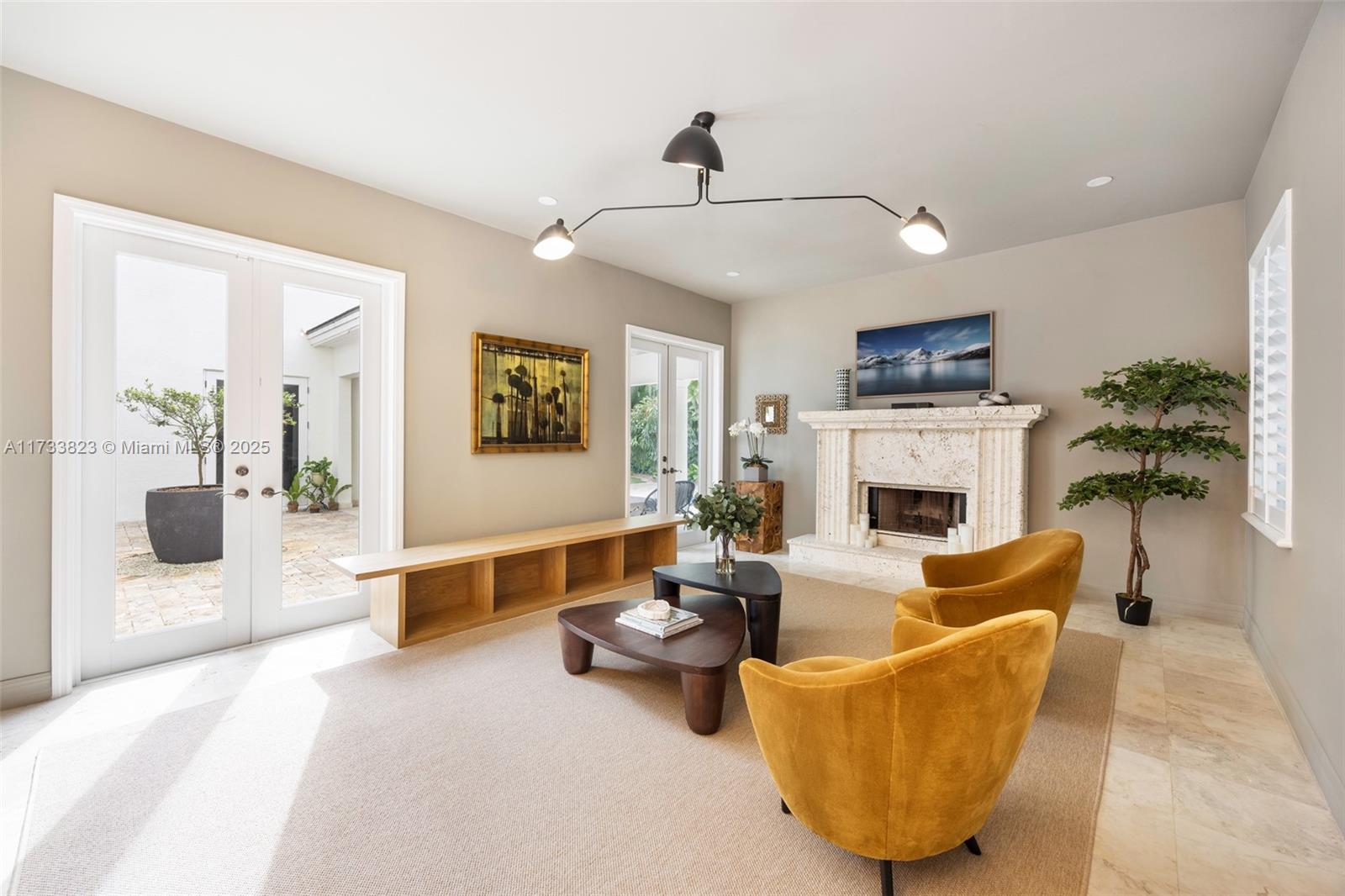 UNIVERSITY PLACE - Residential