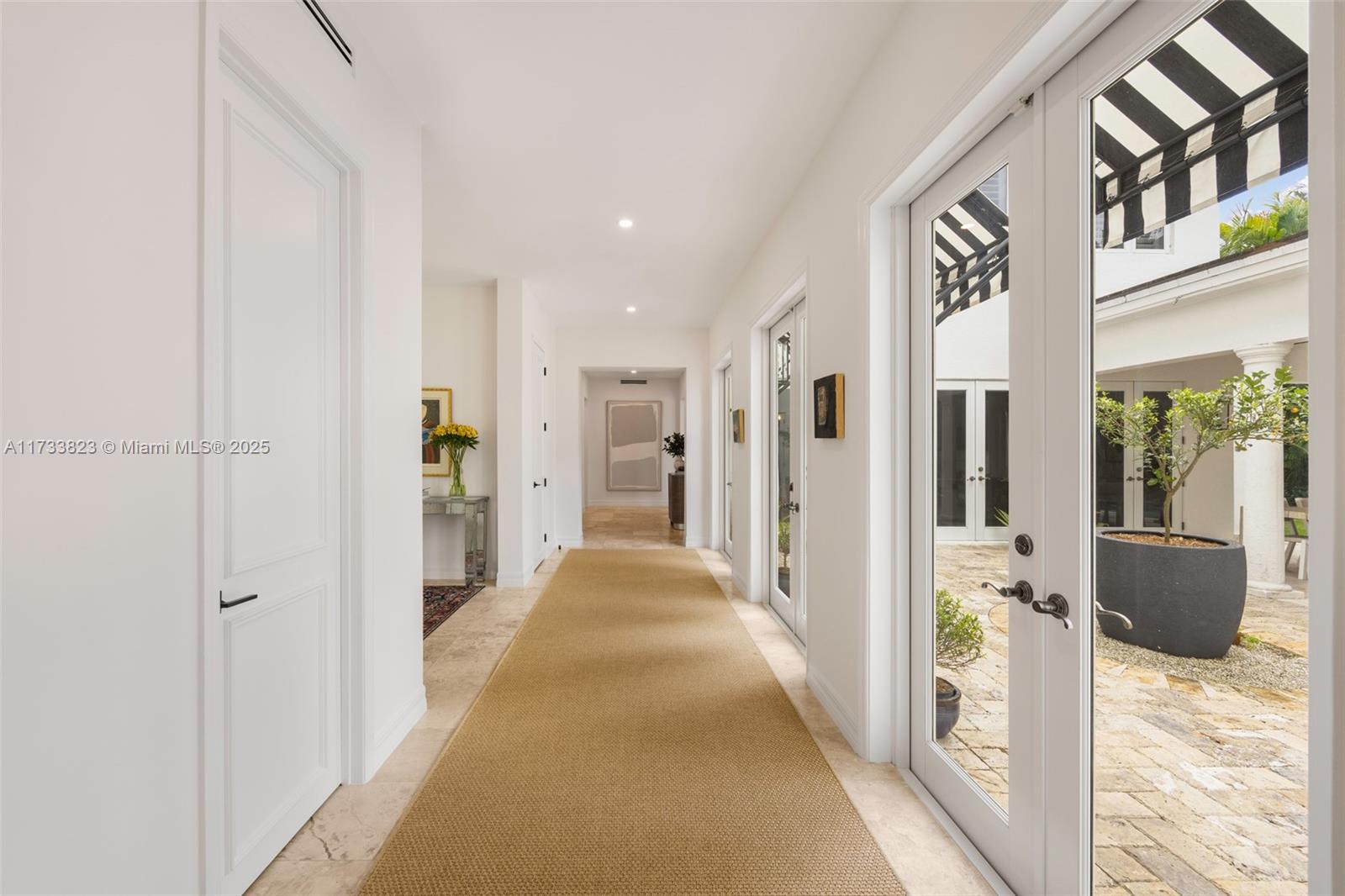 UNIVERSITY PLACE - Residential