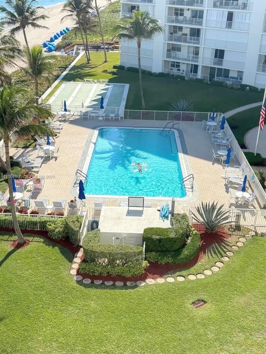 PENTHOUSE TOWERS CONDO - Residential