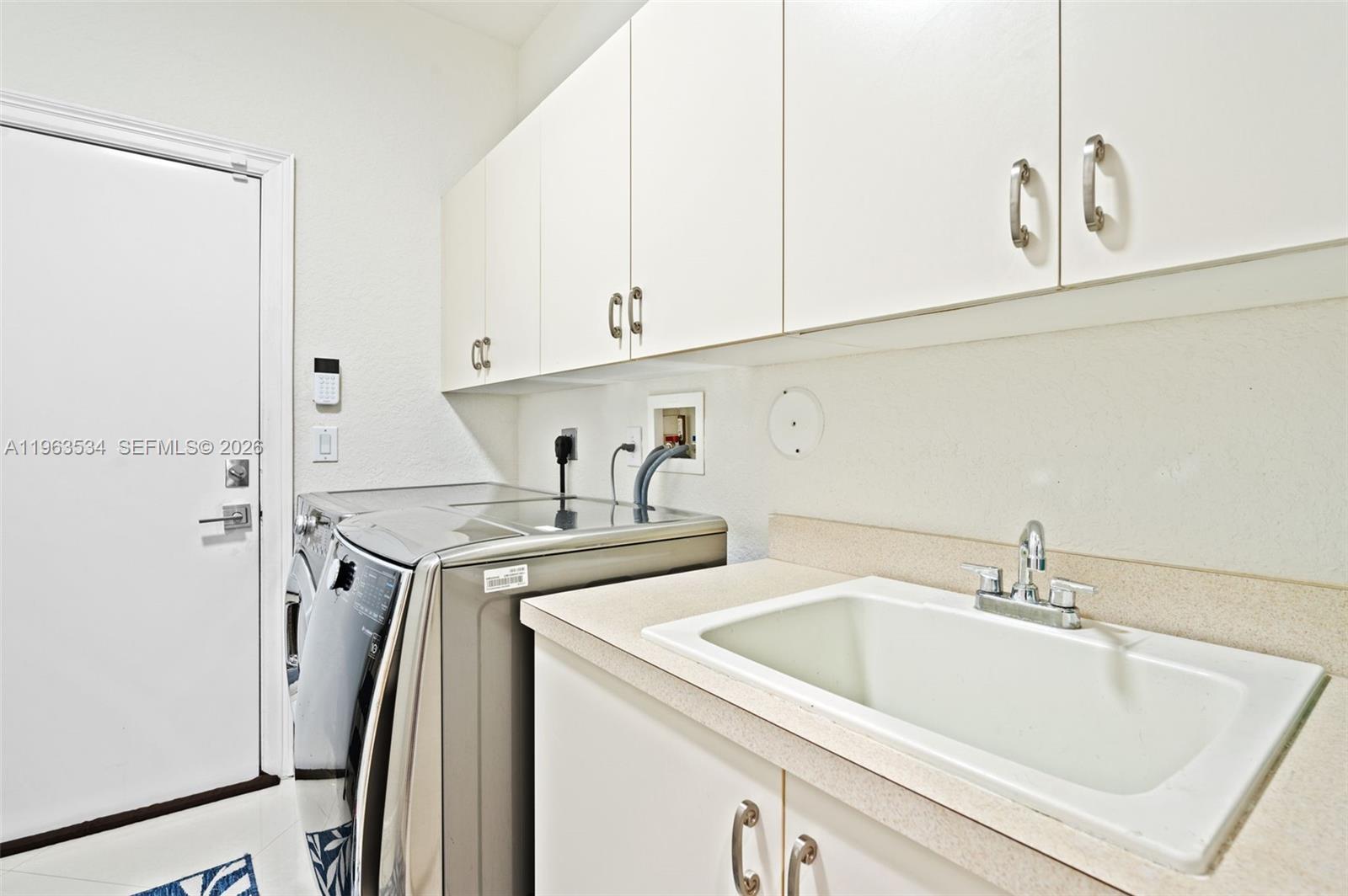 SUNSET LAKES PLAT THREE - Residential