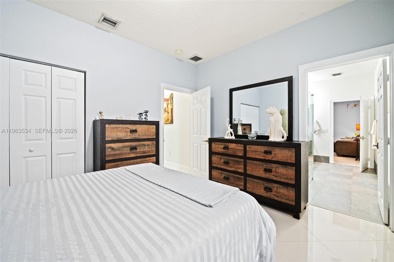 SUNSET LAKES PLAT THREE - Residential