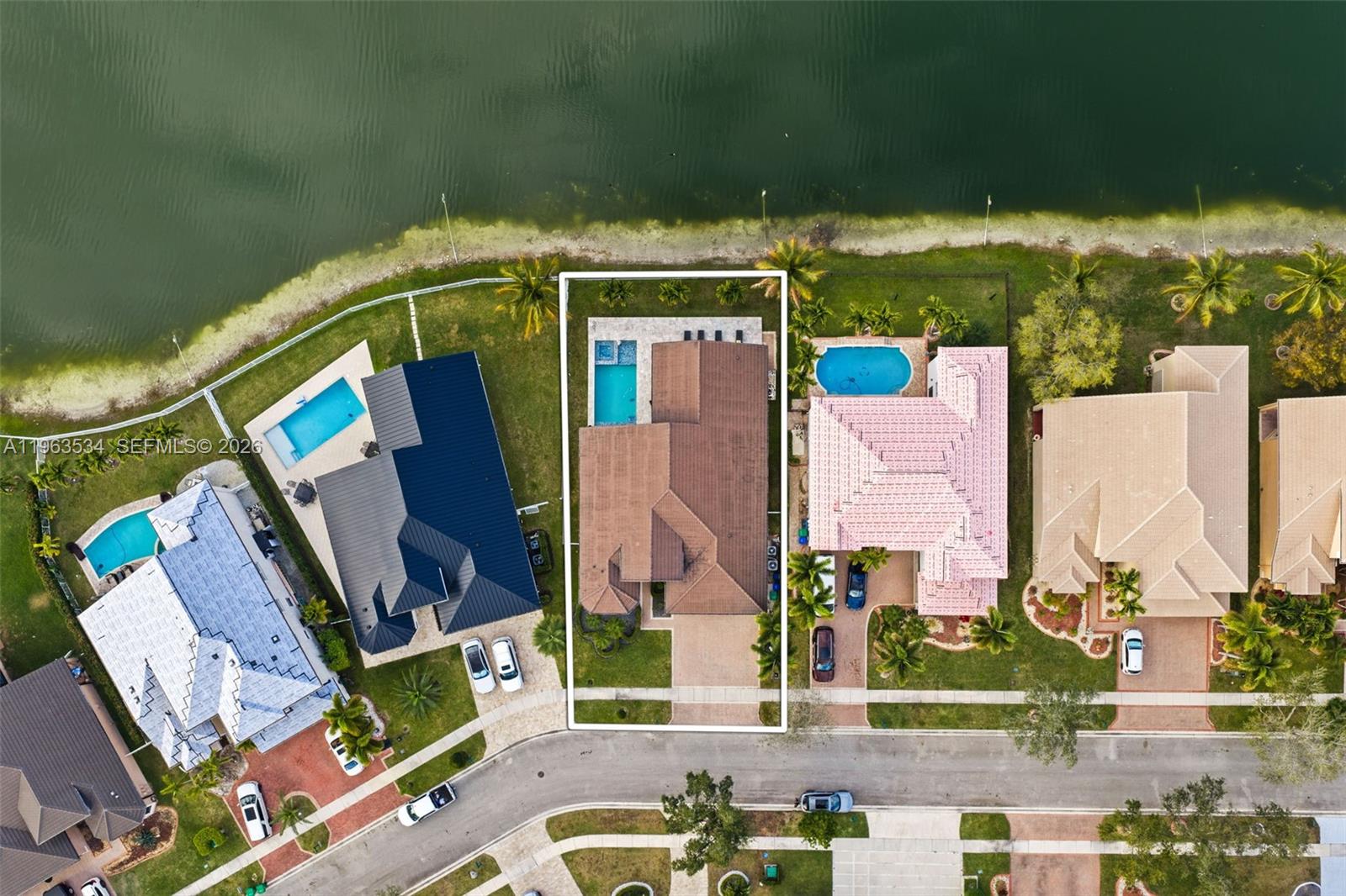 SUNSET LAKES PLAT THREE - Residential