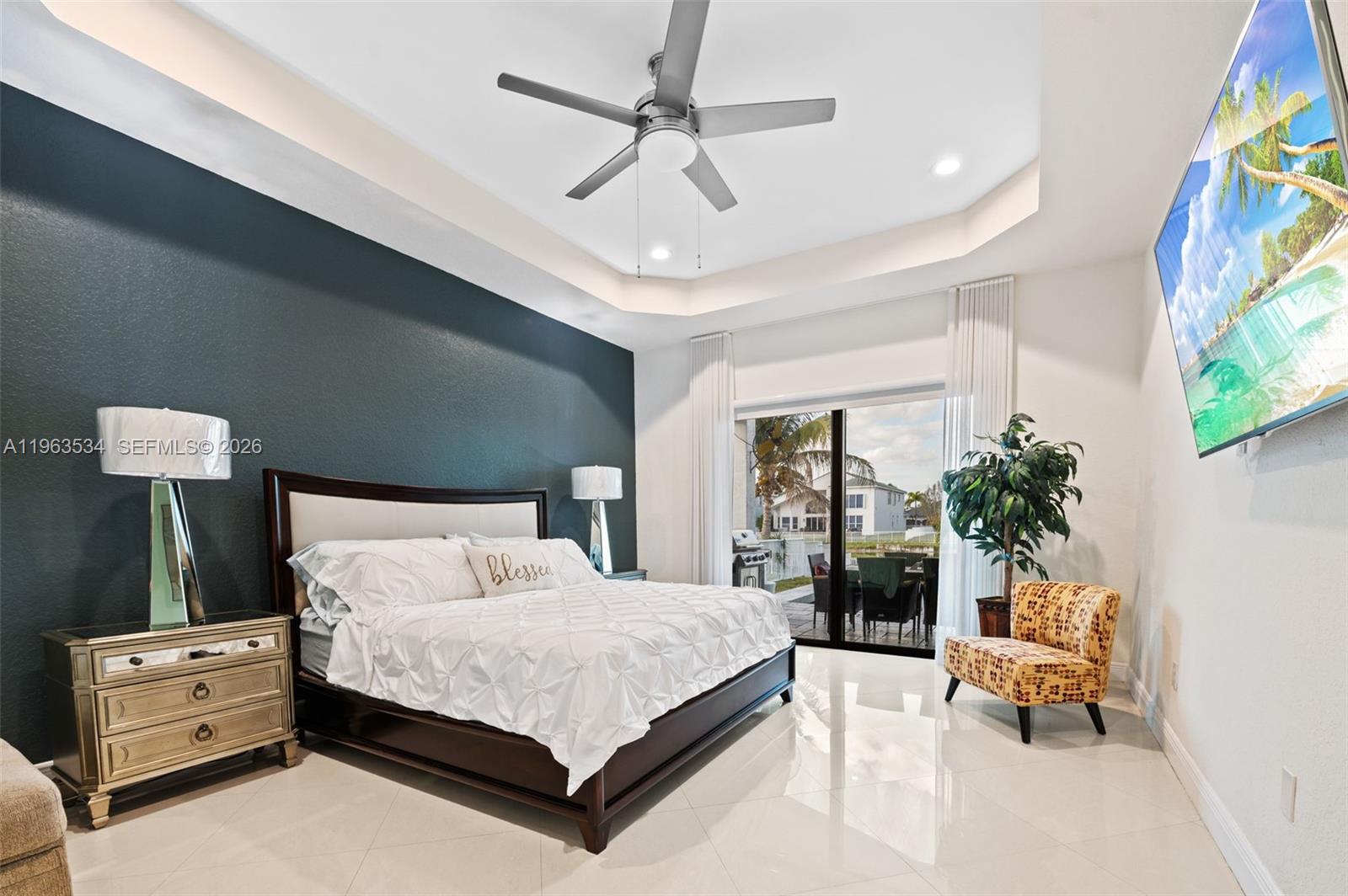 SUNSET LAKES PLAT THREE - Residential