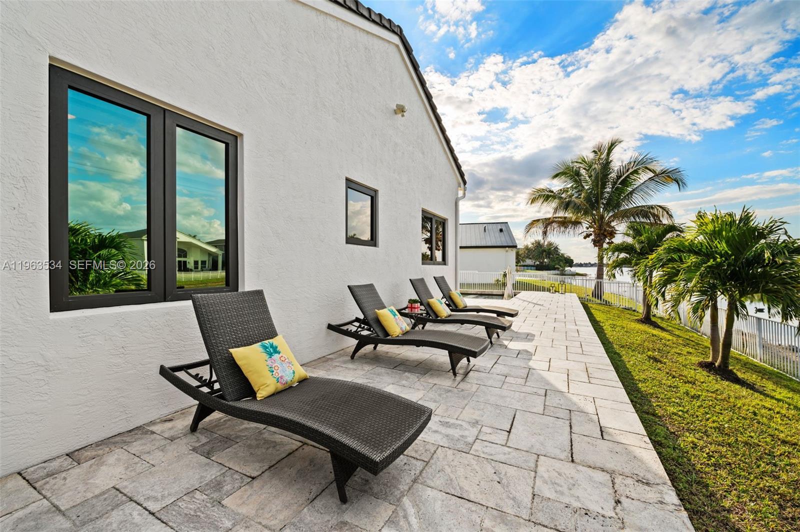 SUNSET LAKES PLAT THREE - Residential