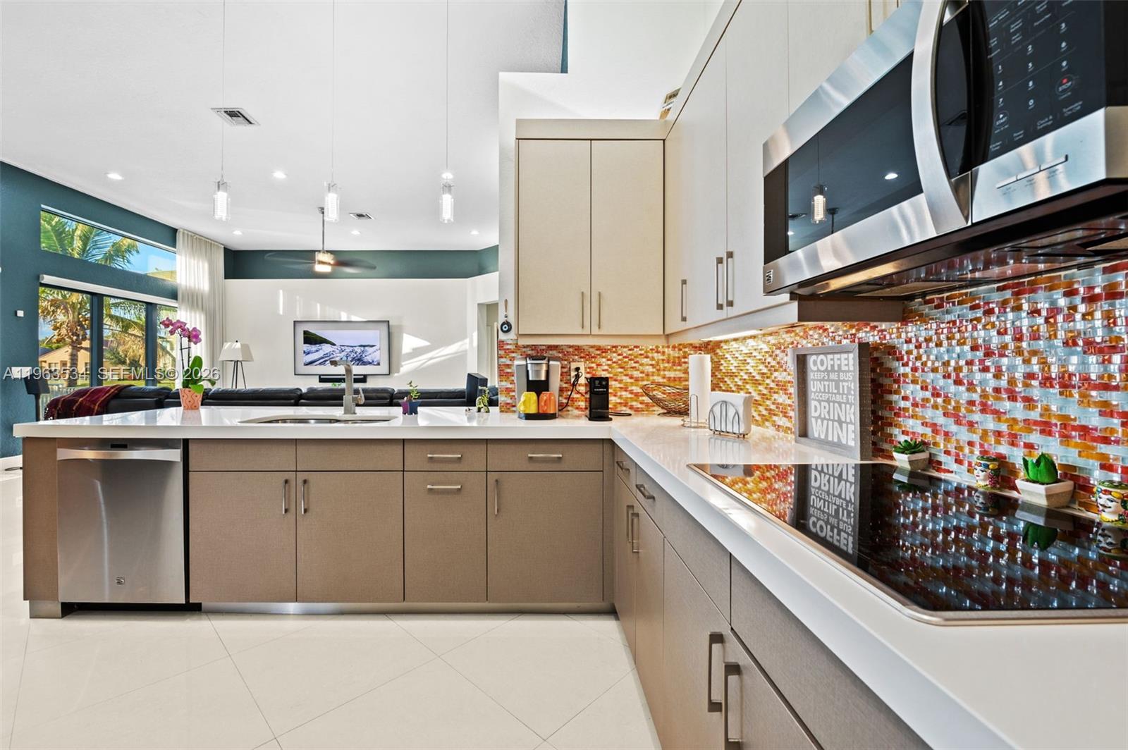 SUNSET LAKES PLAT THREE - Residential