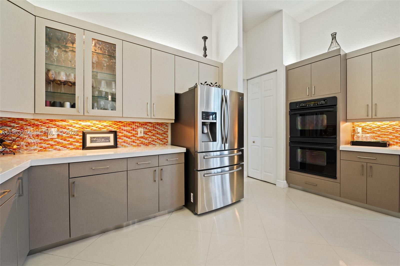 SUNSET LAKES PLAT THREE - Residential