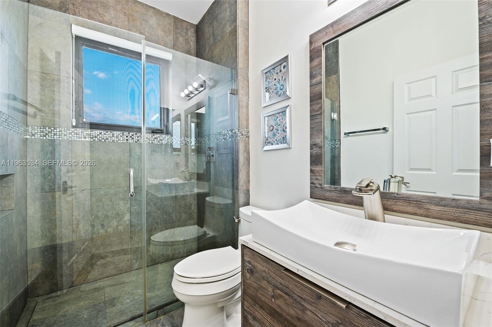 SUNSET LAKES PLAT THREE - Residential
