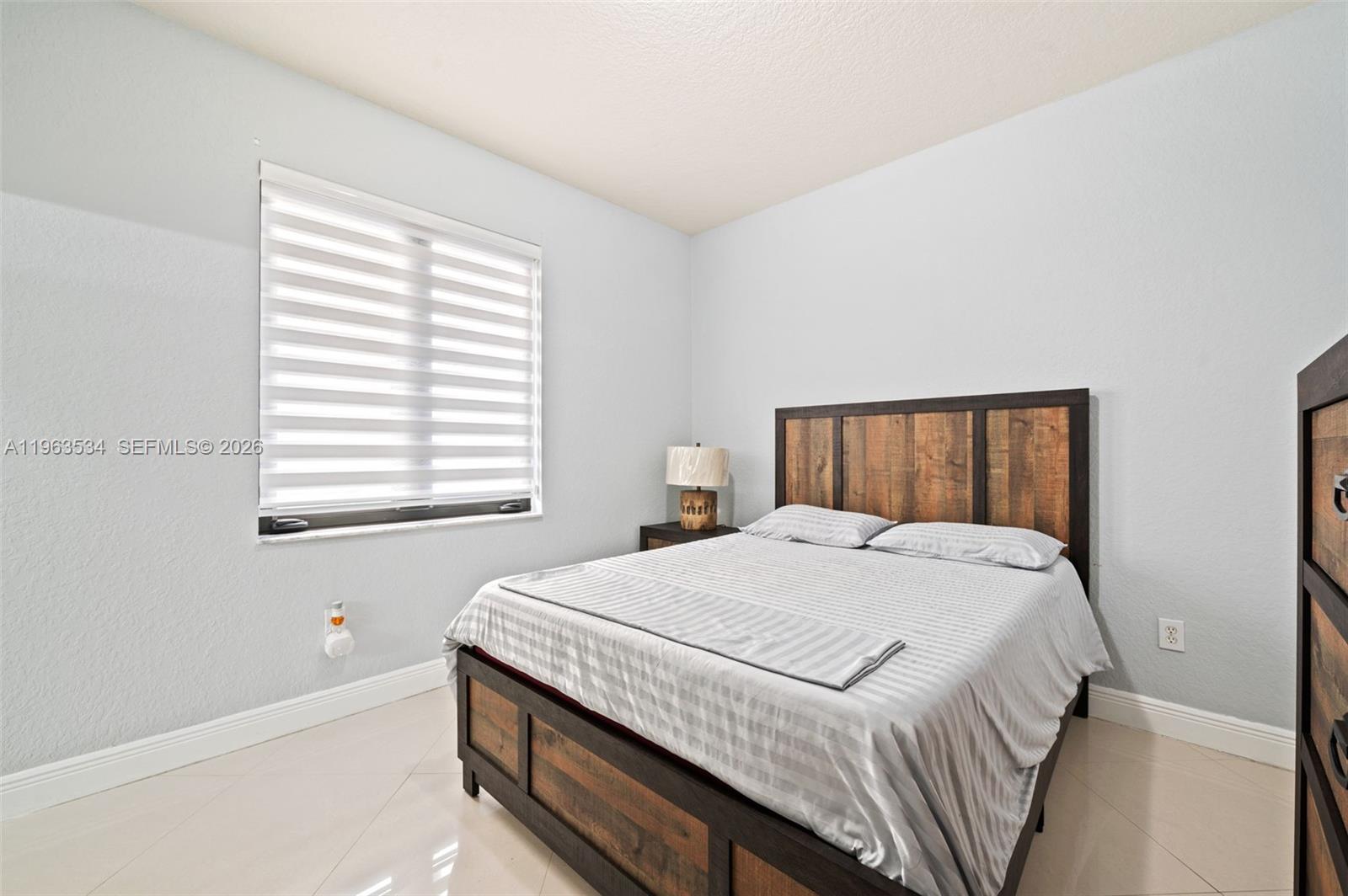 SUNSET LAKES PLAT THREE - Residential