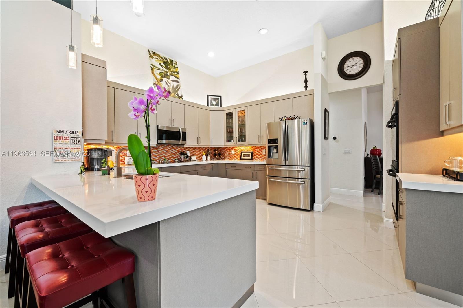 SUNSET LAKES PLAT THREE - Residential