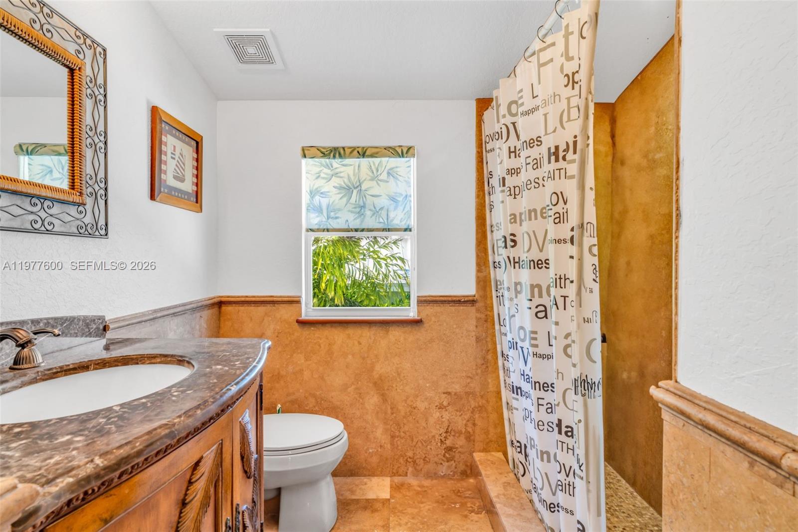 TWIN LAKES - Residential