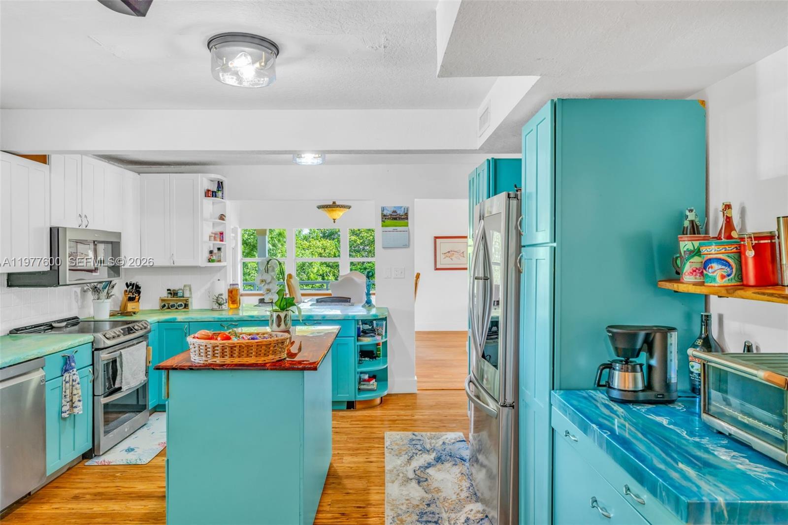 TWIN LAKES - Residential