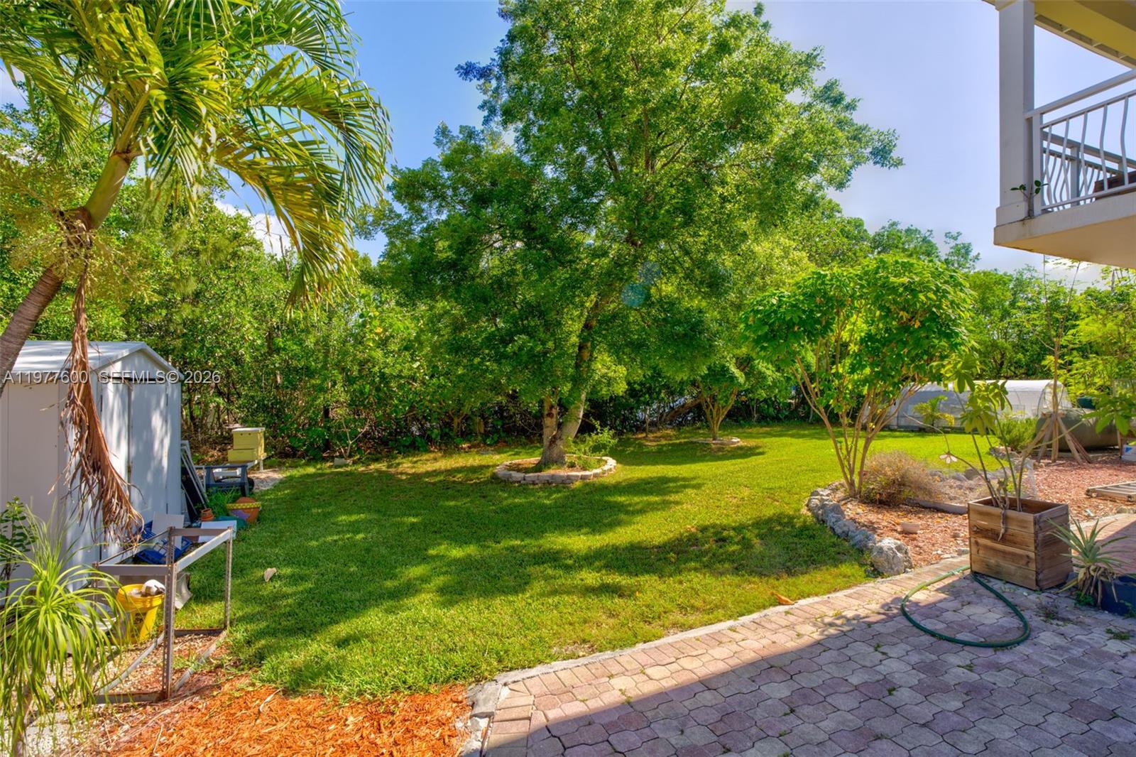 TWIN LAKES - Residential