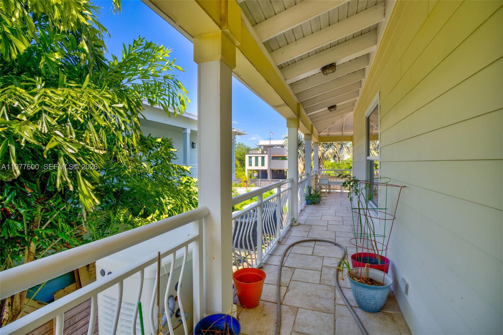 TWIN LAKES - Residential