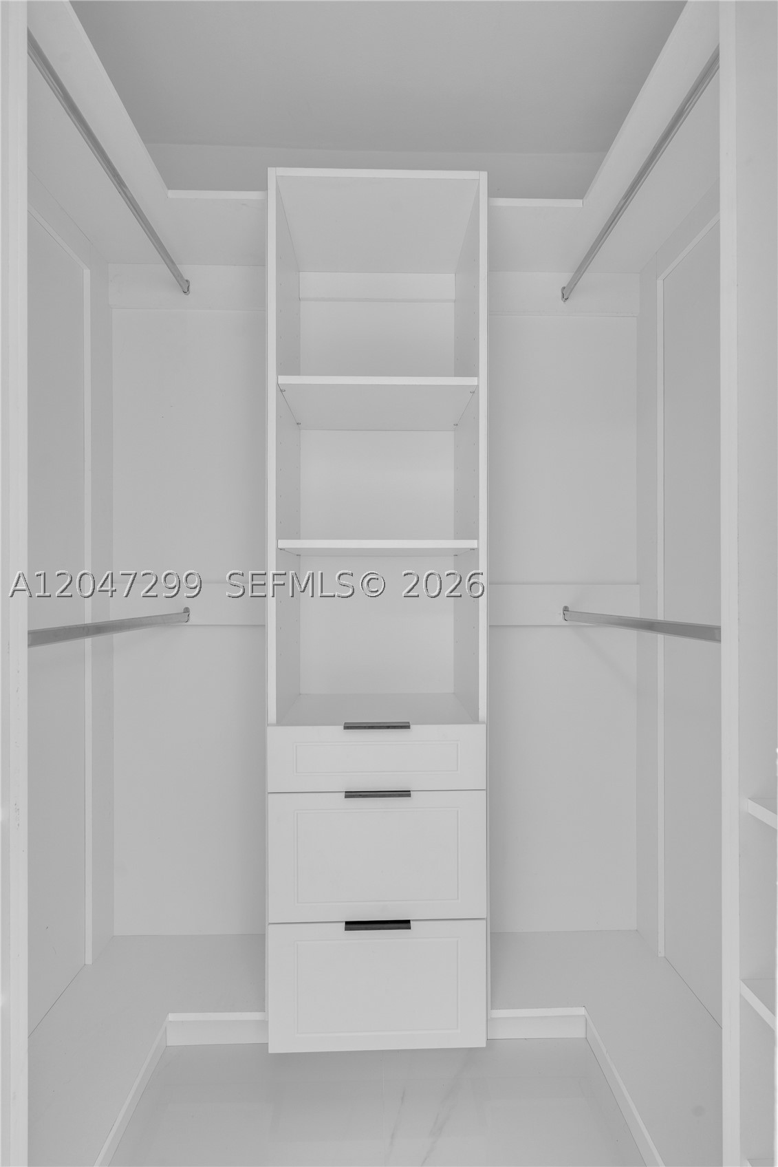 SOUTH BAY ESTATES - Residential Lease