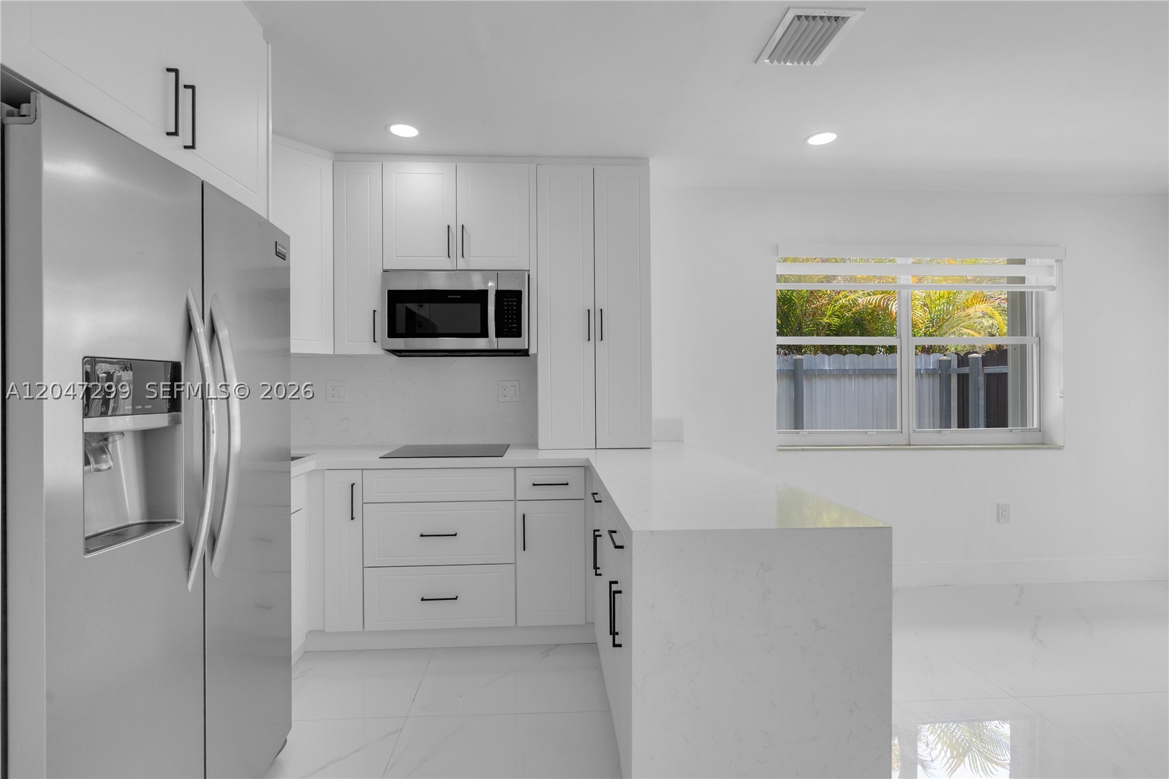 SOUTH BAY ESTATES - Residential Lease